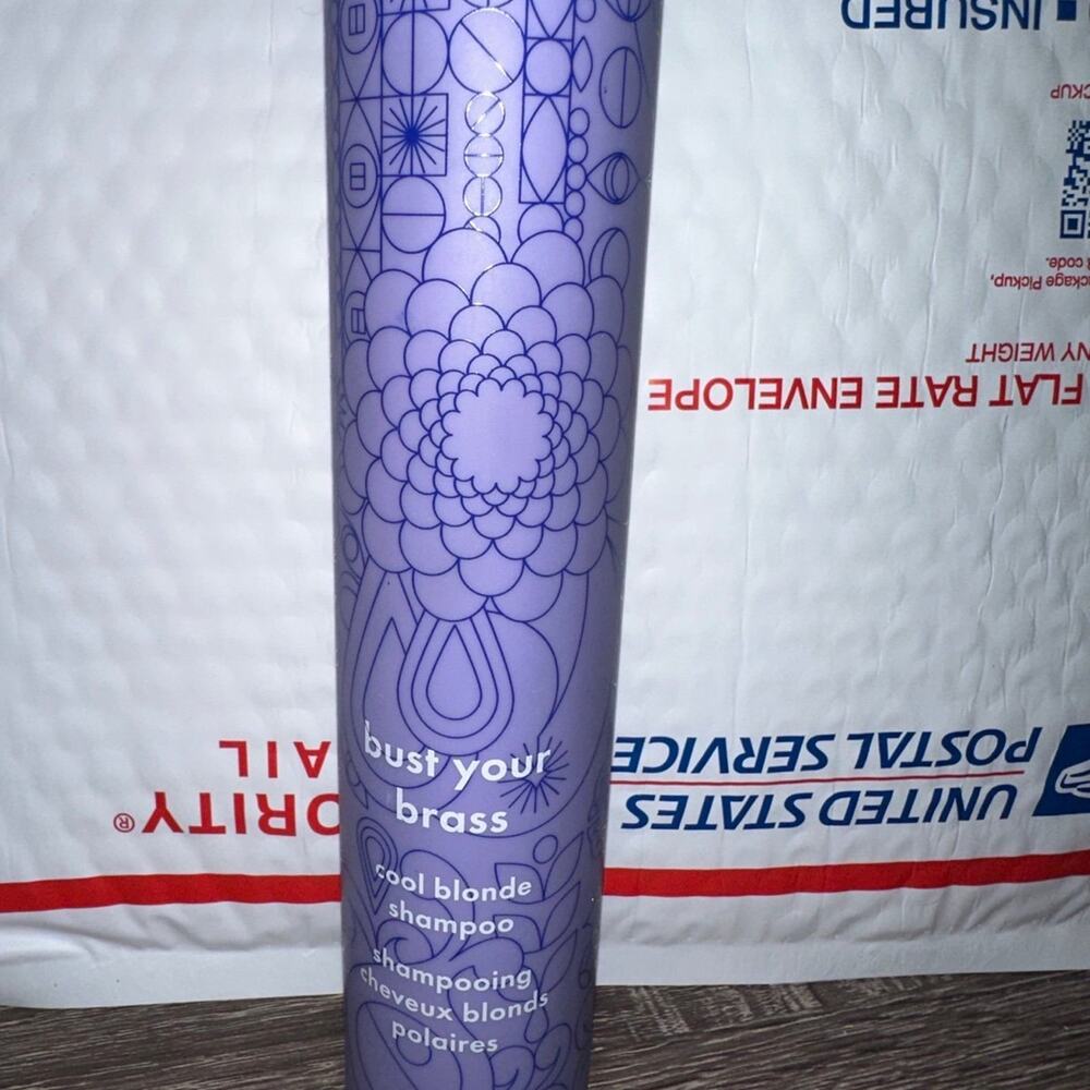 Amika Bust Your Brass Shampoo